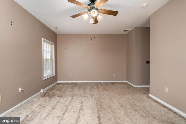 62 LANTERN LN, Columbus, NJ 08022