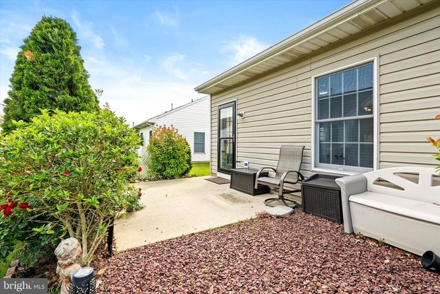 62 LANTERN LN, Columbus, NJ 08022