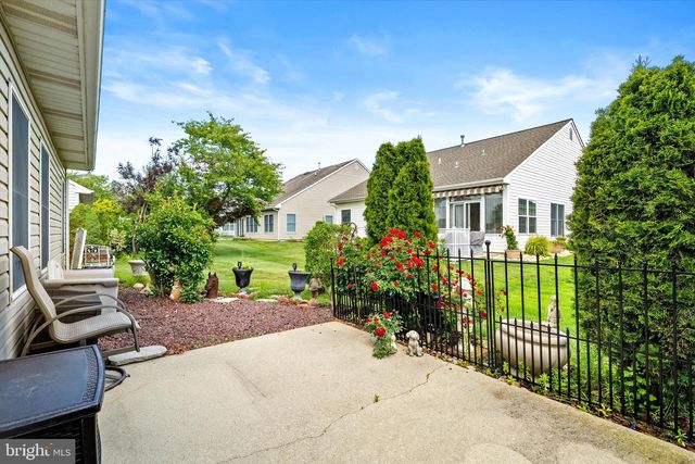 62 LANTERN LN, Columbus, NJ 08022