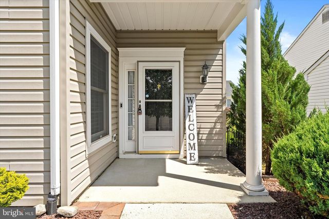 62 LANTERN LN, Columbus, NJ 08022