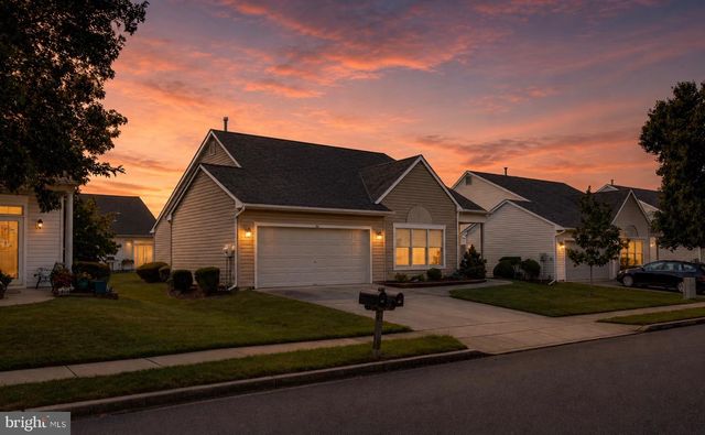 62 LANTERN LN, Columbus, NJ 08022