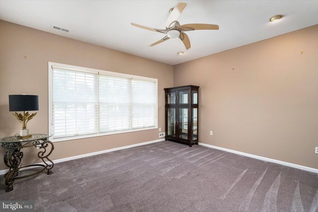 62 LANTERN LN, Columbus, NJ 08022
