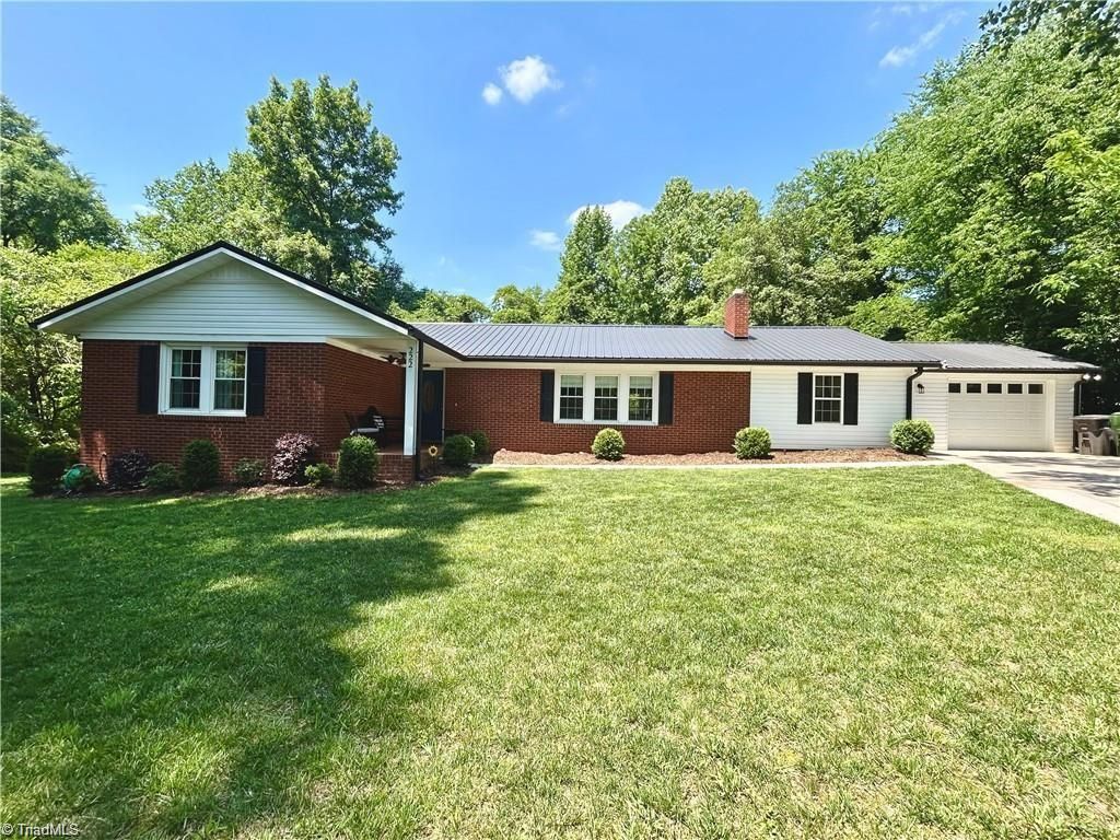 222 Westover Drive, Lexington, NC 27292