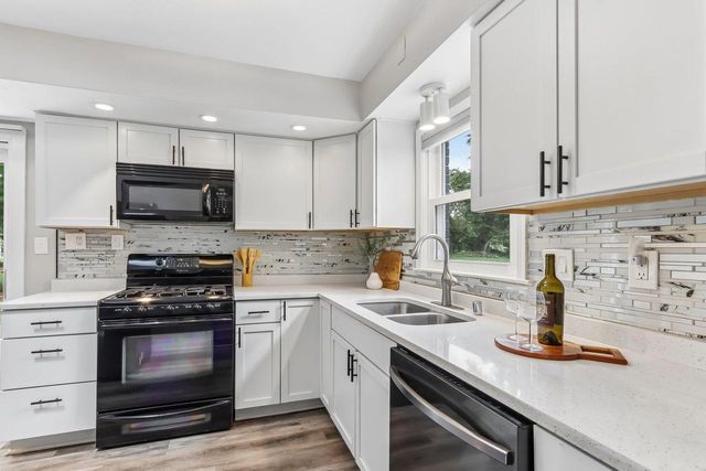 4640 N 149th STREET, Brookfield, WI 53005