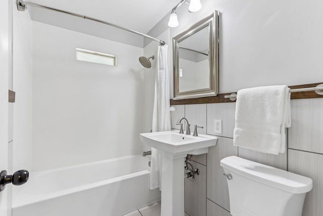 4640 N 149th STREET, Brookfield, WI 53005