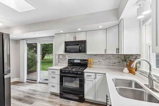 4640 N 149th STREET, Brookfield, WI 53005