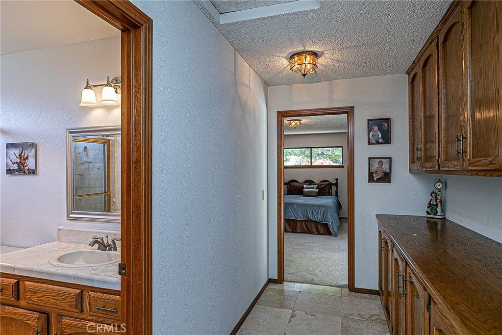 Image 21 of property listing at 855 Sunshine Court, Santa Maria, CA 93455