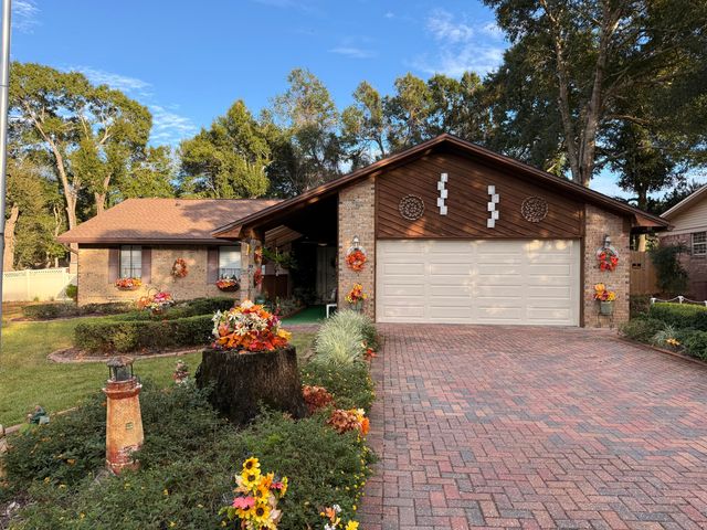 137 Woodbine Circle, Fort Walton Beach, FL 32548