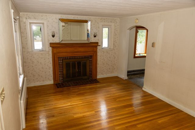 19 Eastland Rd, Boston, MA 02130