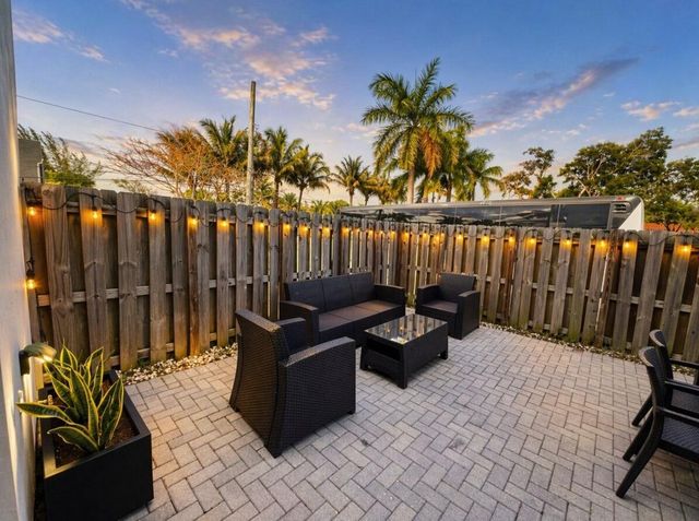 170 NE 158TH Street 11, Miami, FL 33162