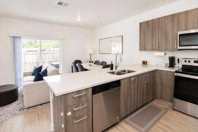170 NE 158TH Street 11, Miami, FL 33162