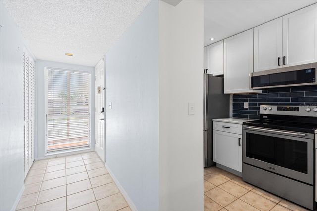 436 CERROMAR LANE 478, Venice, FL 34293