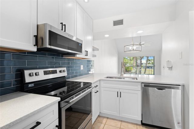 436 CERROMAR LANE 478, Venice, FL 34293