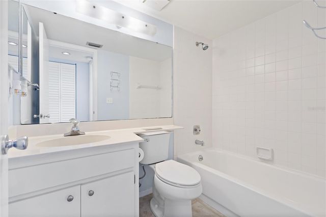 436 CERROMAR LANE 478, Venice, FL 34293