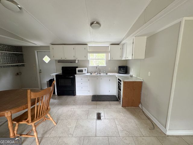 877 W Rushing Road, Register, GA 30452