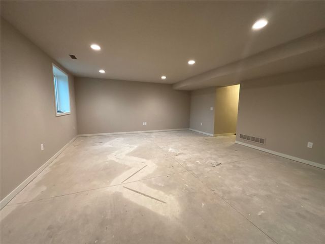 1826 Gordon Court, Norwalk, IA 50211