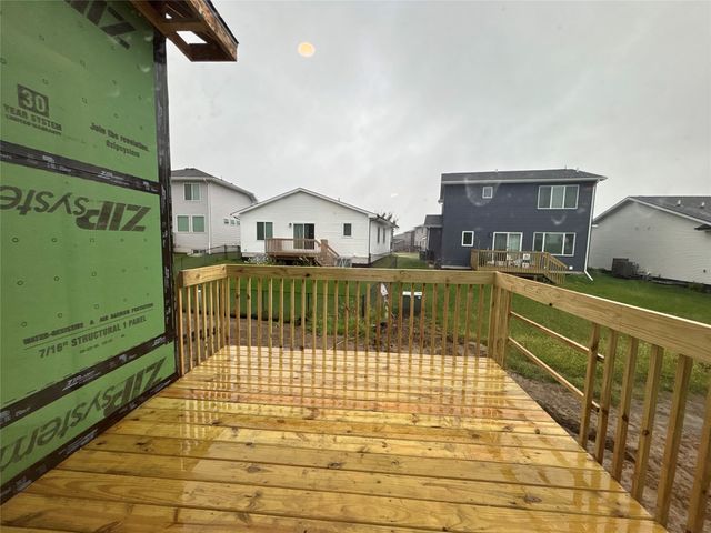 1826 Gordon Court, Norwalk, IA 50211