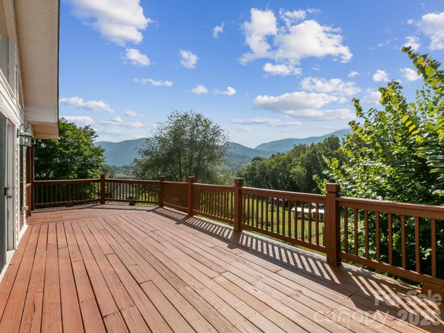 110 Medford Avenue, Waynesville, NC 28786