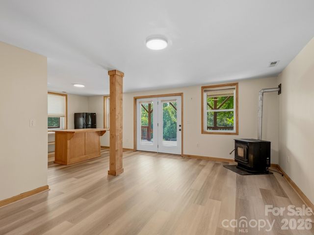110 Medford Avenue, Waynesville, NC 28786