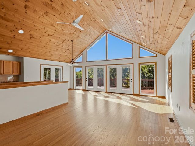 110 Medford Avenue, Waynesville, NC 28786
