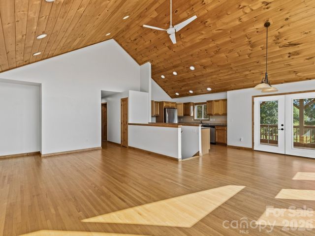 110 Medford Avenue, Waynesville, NC 28786