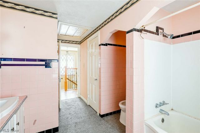 1002 Jackson Avenue, Parkersburg, WV 26101