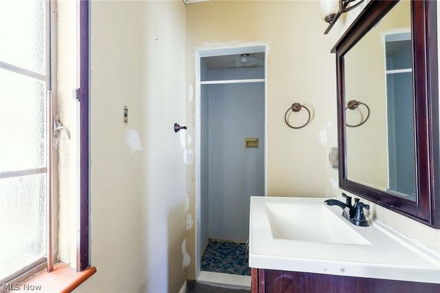 1002 Jackson Avenue, Parkersburg, WV 26101