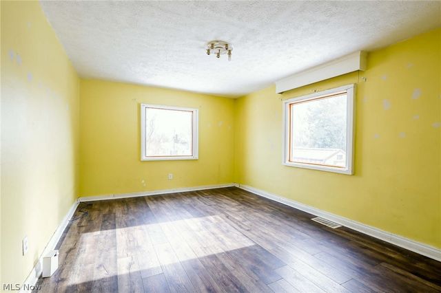 1002 Jackson Avenue, Parkersburg, WV 26101