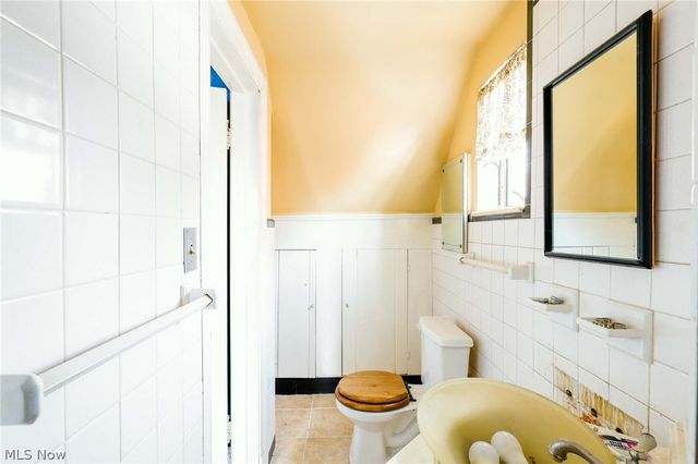 1002 Jackson Avenue, Parkersburg, WV 26101