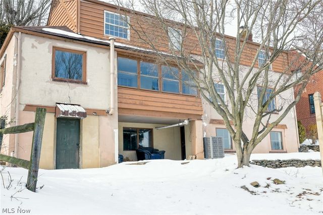 1002 Jackson Avenue, Parkersburg, WV 26101