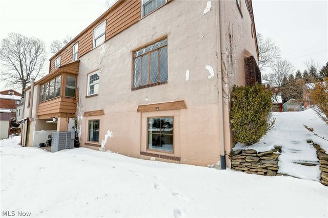 1002 Jackson Avenue, Parkersburg, WV 26101