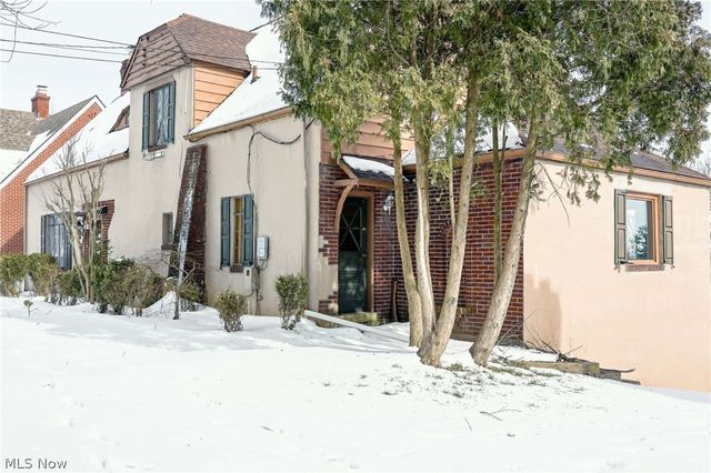 1002 Jackson Avenue, Parkersburg, WV 26101