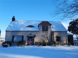 1002 Jackson Avenue, Parkersburg, WV 26101