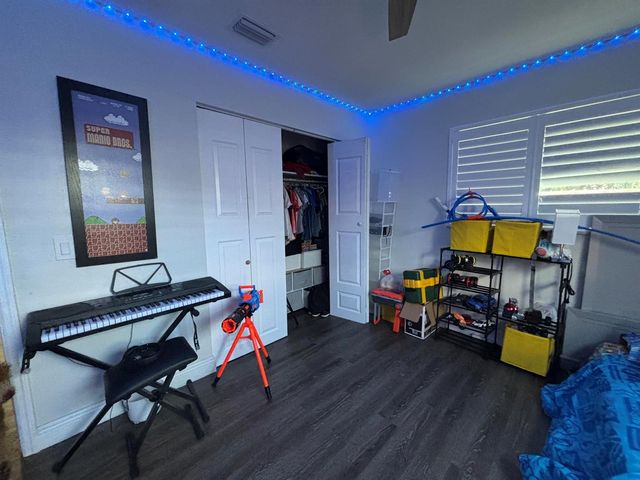 5027 Michigan Av. 16b, West Palm Beach, FL 33415