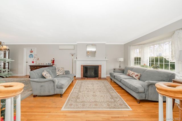 3861 Wilburne Avenue, Seaford, NY 11783