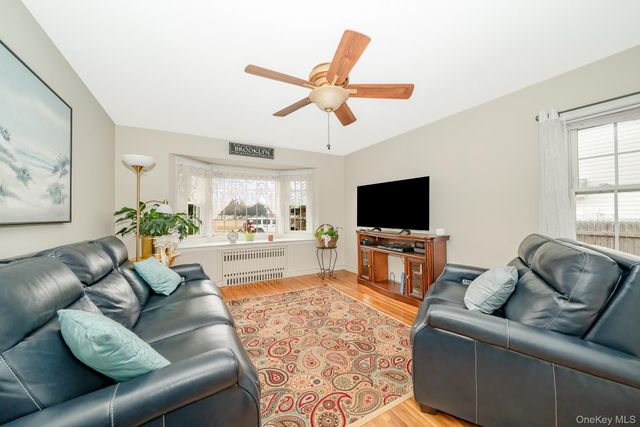 3861 Wilburne Avenue, Seaford, NY 11783