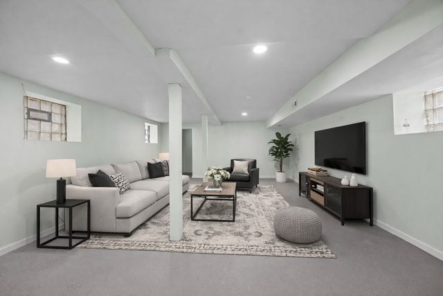 7744 S CHAMPLAIN Avenue, Chicago, IL 60619