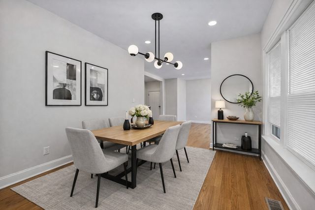 7744 S CHAMPLAIN Avenue, Chicago, IL 60619