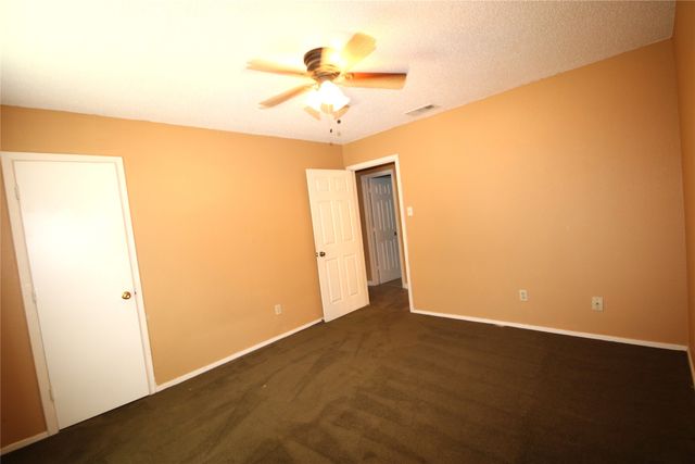 109 Australia Court, Glenn Heights, TX 75154