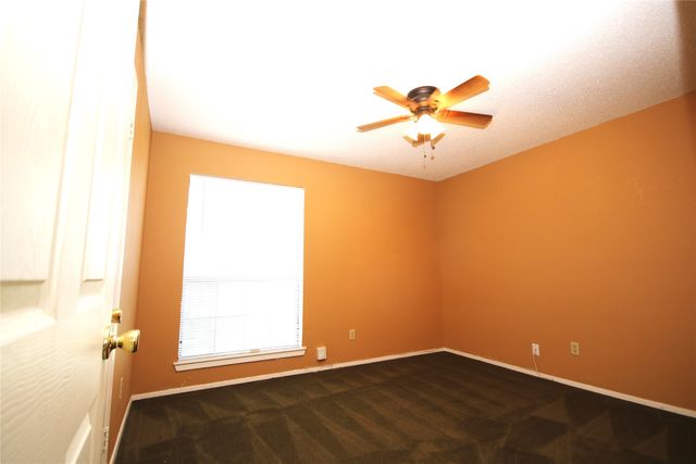 109 Australia Court, Glenn Heights, TX 75154