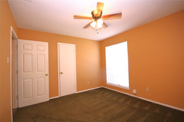 109 Australia Court, Glenn Heights, TX 75154