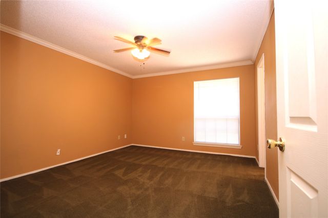 109 Australia Court, Glenn Heights, TX 75154