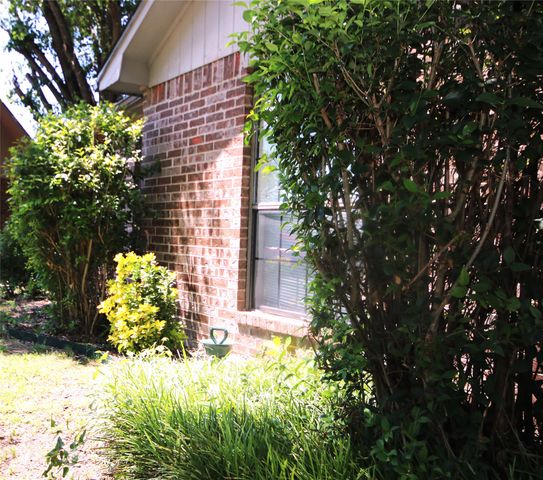 109 Australia Court, Glenn Heights, TX 75154