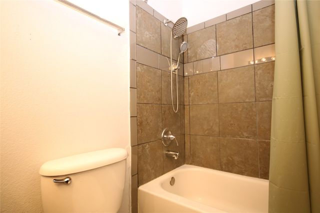 109 Australia Court, Glenn Heights, TX 75154