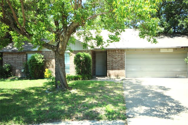 109 Australia Court, Glenn Heights, TX 75154