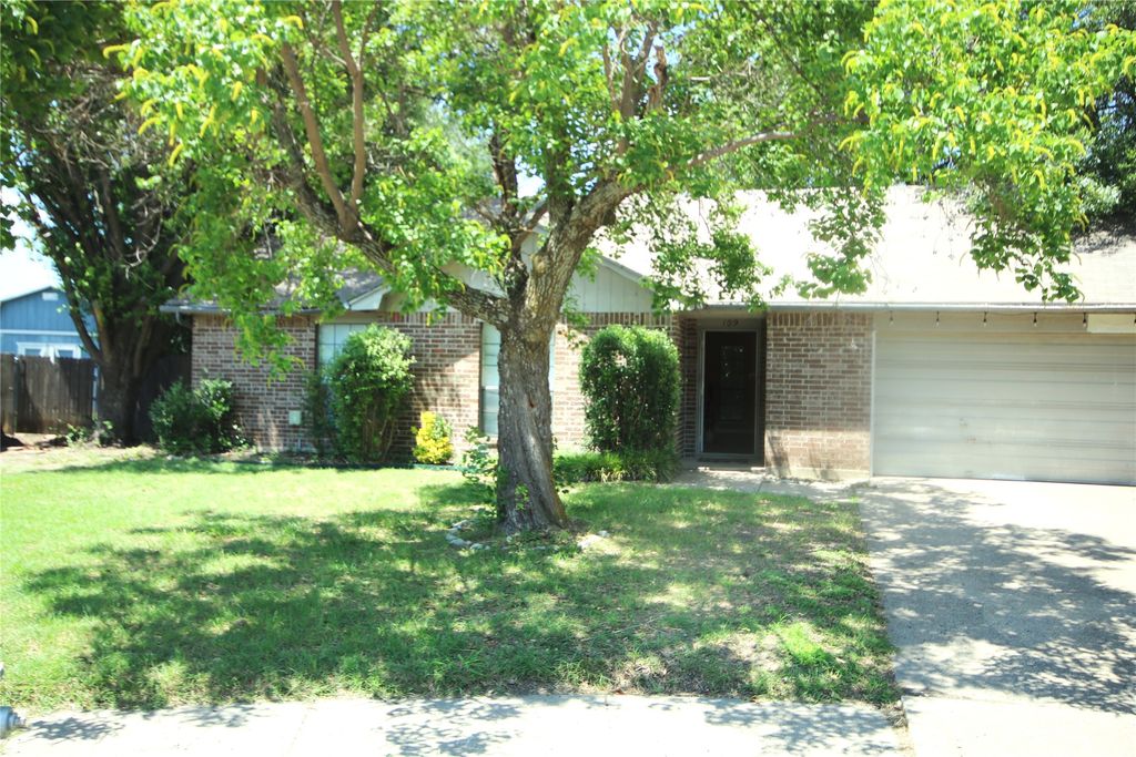 109 Australia Court, Glenn Heights, TX 75154