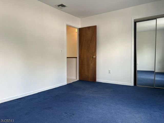 14 Village Dr, Hamburg Boro, NJ 07419