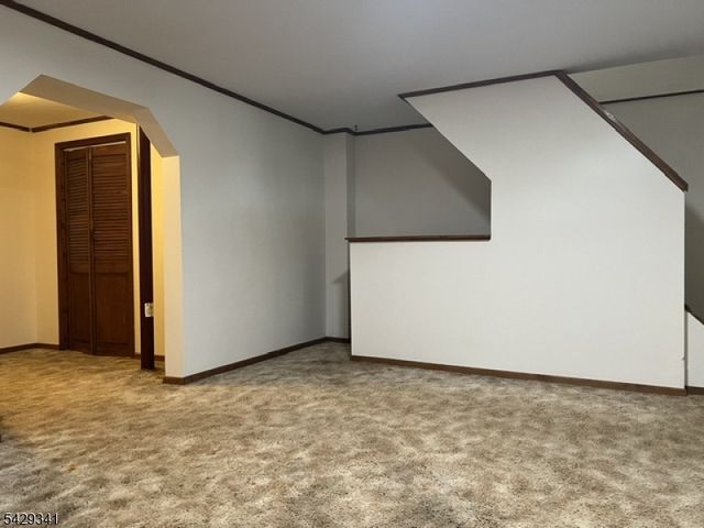 14 Village Dr, Hamburg Boro, NJ 07419