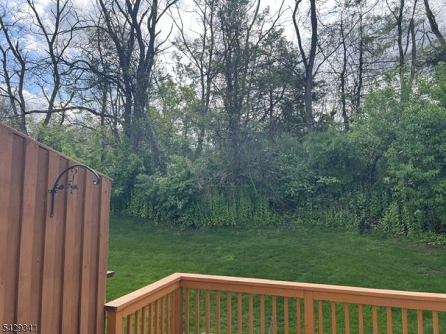 14 Village Dr, Hamburg Boro, NJ 07419