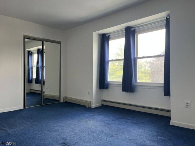 14 Village Dr, Hamburg Boro, NJ 07419
